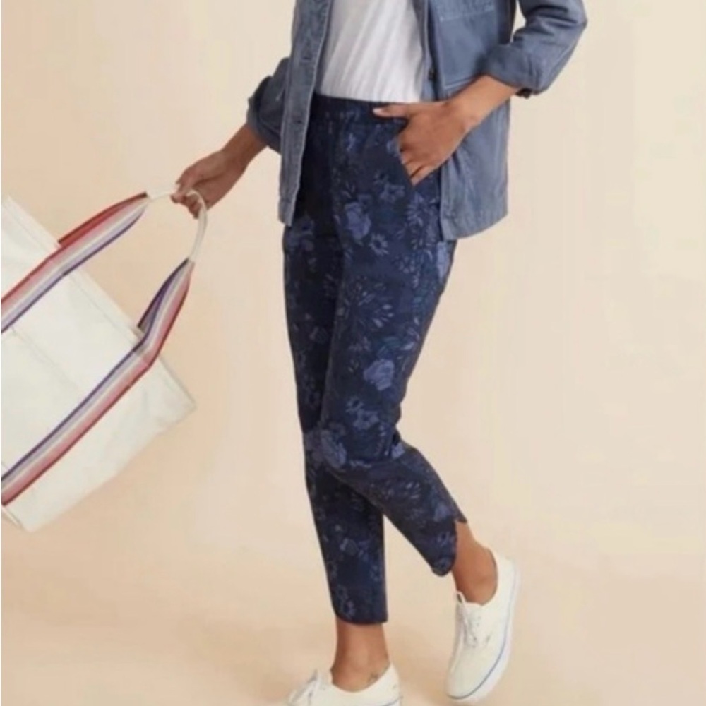 Marine Layer Re-Spun Allison Pant in Navy Floral